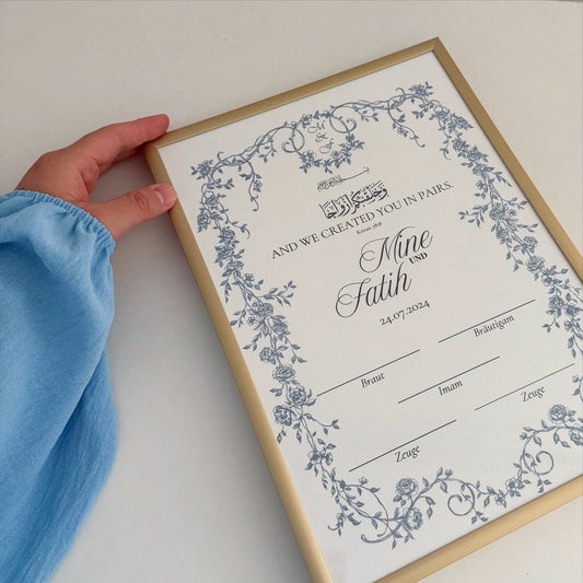 Blaues Nikah Zertifikat mit Blumenmuster